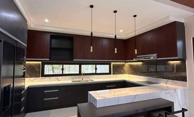 MODERN LUXURY MANSION WITH SWIMMING POOL IN CITY OF SAN FERNANDO, PAMPANGA