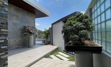 MODERN LUXURY MANSION WITH SWIMMING POOL IN CITY OF SAN FERNANDO, PAMPANGA