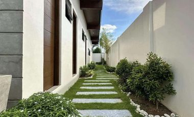 MODERN LUXURY MANSION WITH SWIMMING POOL IN CITY OF SAN FERNANDO, PAMPANGA