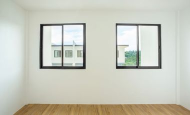 Affordable House for sale 2 bedroom, 2 toilet and bath with car park.