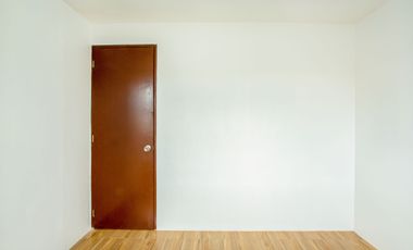 Affordable House for sale 2 bedroom, 2 toilet and bath with car park.
