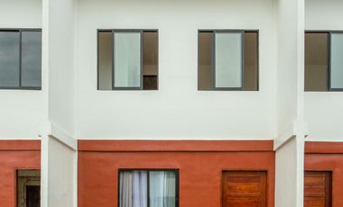 Affordable House for sale 2 bedroom, 2 toilet and bath with car park.