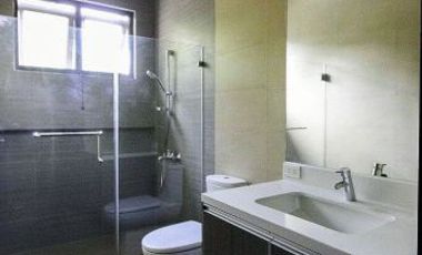 For Sale: 4 Bedroom Spacious House in San Lorenzo Village, Makati City