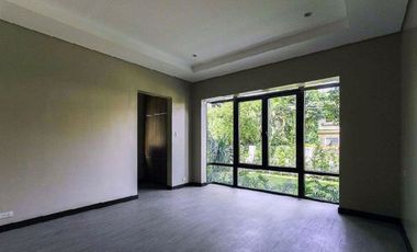 For Sale: 4 Bedroom Spacious House in San Lorenzo Village, Makati City
