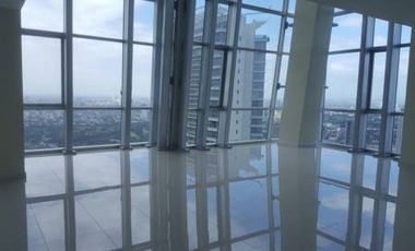 4 bedroom penthouse unit for sale at st. Francis shangri-la place