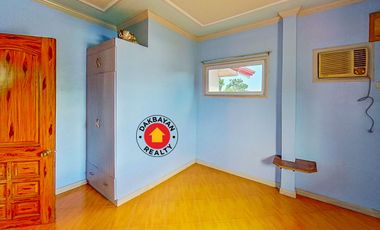 Two Story House with Accessory Dwelling Unit For Sale in South Pacific Golf