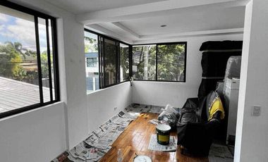 PN55550 Duplex for Rent In Makati!