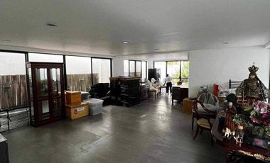 PN55550 Duplex for Rent In Makati!