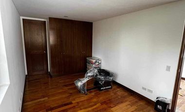 PN55550 Duplex for Rent In Makati!