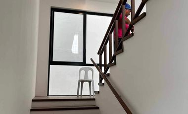PN55550 Duplex for Rent In Makati!