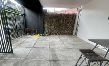 FOR LEASE / RENT  TROPICAL POOL VILLA TYPE HOUSE IN ANGELES CITY NEAR CLARK