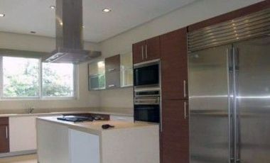 5 Bedrooms Luxury House for Sale in Forbes Park, Makati City