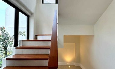 Beautiful 5BR House and Lot for Sale in Verdana Homes Daang Hari Cavite