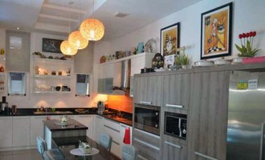 Extravagant 3 Bedroom House and Lot for Sale in Dasmarinas Village, Makati City