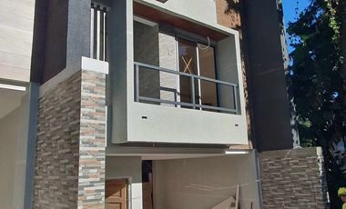For Sale! Duplex House in Leonila Hill, Baguio City