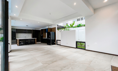 For Sale 5BR House and Lot at Hillsborough near Ayala Alabang, Muntinlupa City