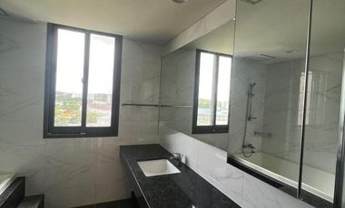 10th Floor Fully Furnished 4-Bedroom Condo For Rent Mountain View at Posco Clark Hills Bldg 103