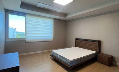10th Floor Fully Furnished 4-Bedroom Condo For Rent Mountain View at Posco Clark Hills Bldg 103
