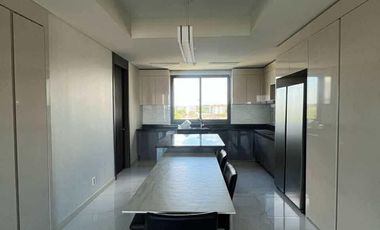 10th Floor Fully Furnished 4-Bedroom Condo For Rent Mountain View at Posco Clark Hills Bldg 103