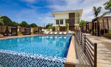 Preselling Residential Lot in Alabang West Village by Megaworld Corporation