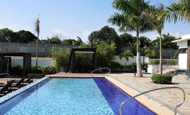 Preselling Residential Lot in Alabang West Village by Megaworld Corporation