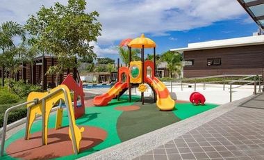 Preselling Residential Lot in Alabang West Village by Megaworld Corporation