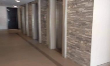 For Sale: 28.5 sqm Studio Unit at 81 Newport Boulevard in New Port City, Pasay