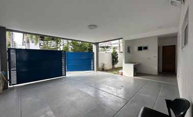 7BR Semi furnished House & Lot w/ Pool for Sale in Angeles City!
