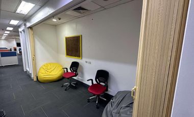 1,509 sq.m. office space for lease in Mckinley