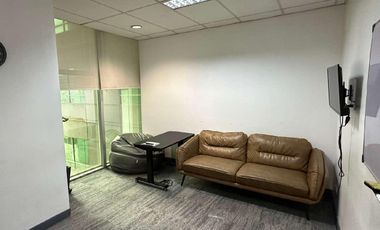 1,509 sq.m. office space for lease in Mckinley