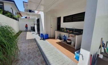 5BR House and Lot in Las Villas de Manila, Laguna