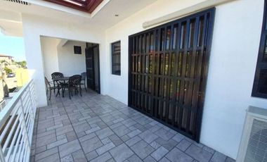 5BR House and Lot in Las Villas de Manila, Laguna