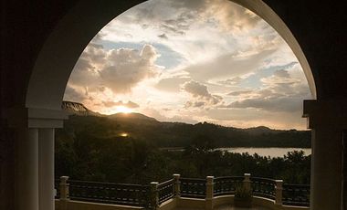 Resort Hotel for Sale in The Manor Puerto Galera Oriental Mindoro RH18295