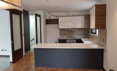 5 Bedrooms House for Sale in Mckinley Hills Village, Taguigb