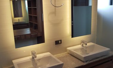 5 Bedrooms House for Sale in Mckinley Hills Village, Taguigb