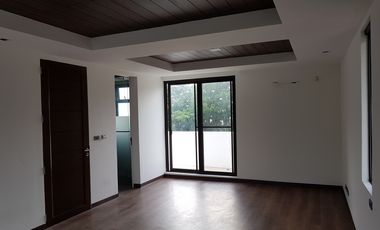 5 Bedrooms House for Sale in Mckinley Hills Village, Taguigb