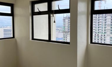 Studio Condo w/ Parking for Sale ,Midpoint Mandaue City w/ rent income