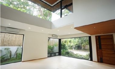 6 Bedrooms House for Sale in Ayala Alabang, Muntinlupa