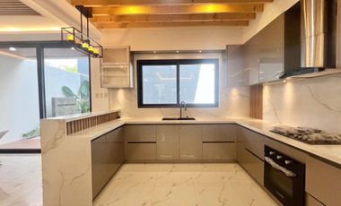 3 Storey House Multinational Village