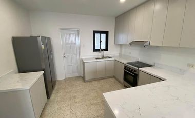 PN55585 House Rent BGC Taguig!