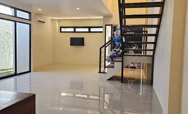 PROPERTY # 11221 RFO & FOR SALE: 2-Unit, 3-Storey Single Attached in Mabolo Cebu