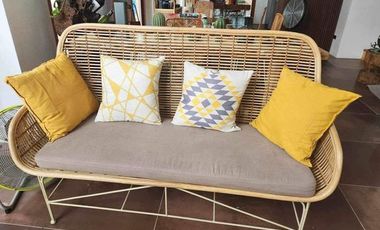 4 BR Beach House for Rent at Playa Laiya, Batangas City