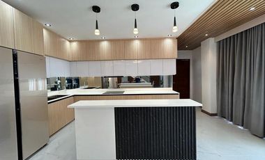 5-Bedroom House With Roof Deck and Swimming Pool In Vista Grande, Cebu