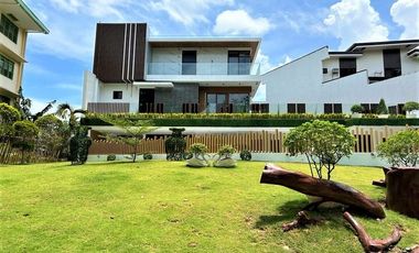 5-Bedroom House With Roof Deck and Swimming Pool In Vista Grande, Cebu