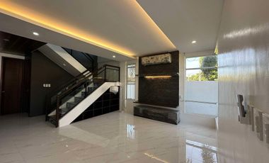 Pre Owned but  Good as New, Two-Storey House with Its 154 sq.m.  Adjacent Lot In