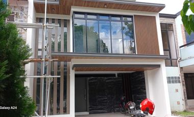 Modern design House and lot i n Tisa Cebu City