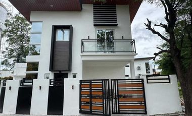 FOR SALE BRAND NEW CORNER TWO STOREY HOUSE IN ANGELES CITY NEAR