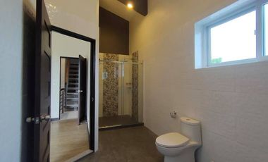 4 BEDROOM HOUSE FOR RENT IN PULU AMSIC SUBD. ANGELES CITY NEAR CLARK