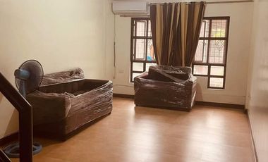 N51969 Townhouse for Rent in Makati!