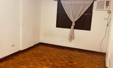 PN51969 Townhouse for Rent in Makati!